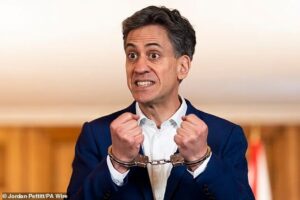 miliband-cuffed