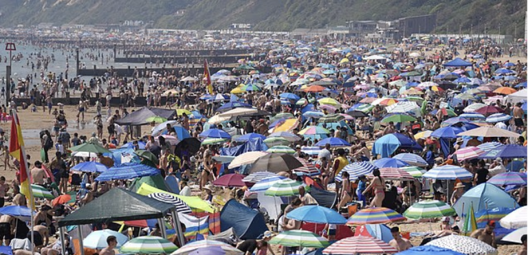 Temperatures to Hit Record-Breaking 38C as ‘Heat Dome’ Heads For Britain
