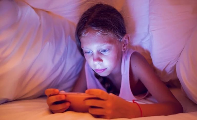 The Government is Ignoring the Harms of Smartphone Radiation