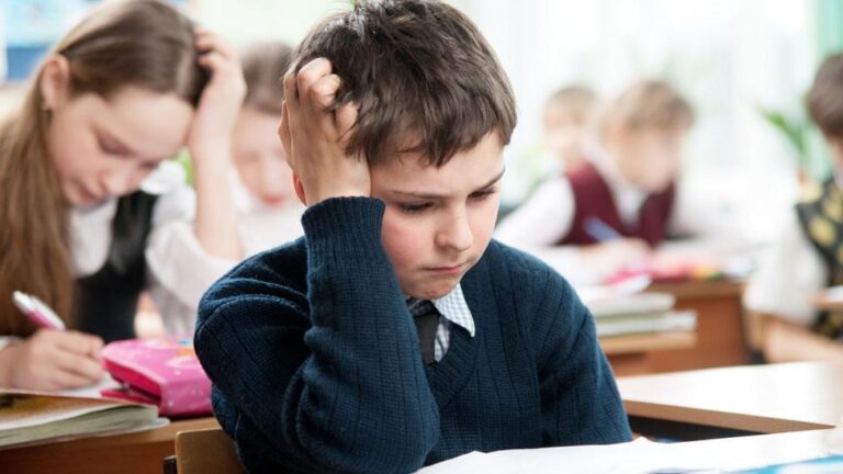 Third of White Disadvantaged Pupils Leave Primary School Unable to Read Fluently, Report Finds