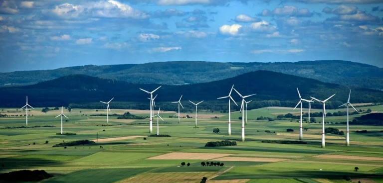 Net Zero Barely Cutting Emissions, Government Figures Show