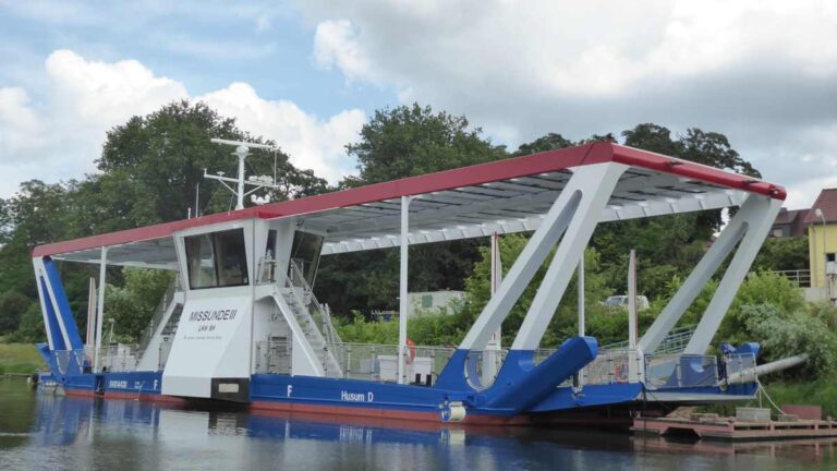 Germany’s €6.5 Million Solar Ferry Fiasco: The Diesel Boat They Sold For €17,000 Had to be Bought Back For €100,000
