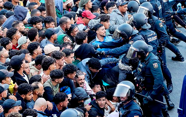 Ceuta Overrun: Thousands of Migrants Charge Through Streets of Spanish Enclave as Police Attempt to Move Them to New Camp