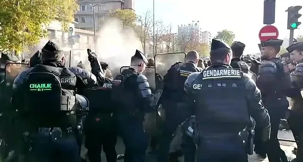 Violence Returns to Streets of France Amid Warning Protesters Have Been Told to “Bring Knives” and “Stab Civilians”